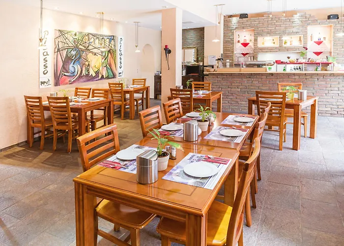 Hotel By Premiere Classe 3*